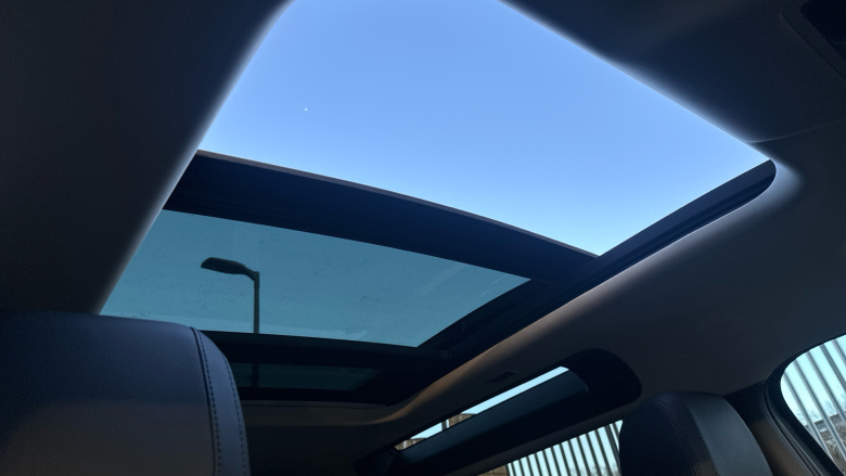 Land Rover Defender 3.0 D250 X-Dynamic SE 90 3dr Auto Diesel Estate